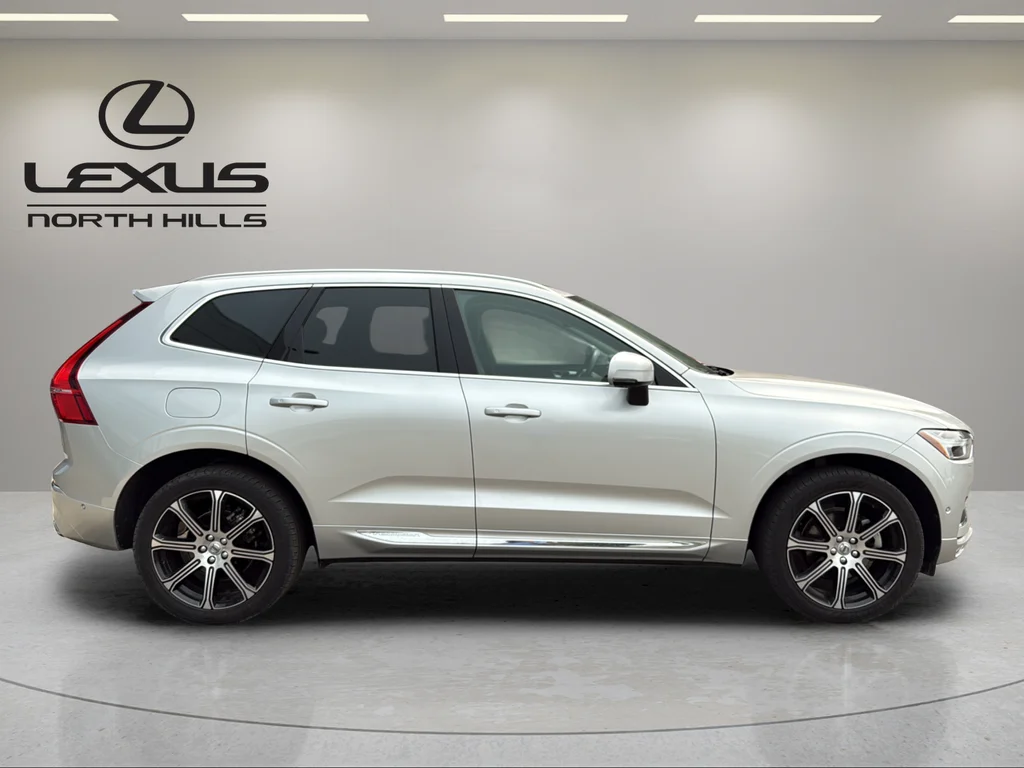 Used 2019 Silver Volvo T5 Inscription image 5