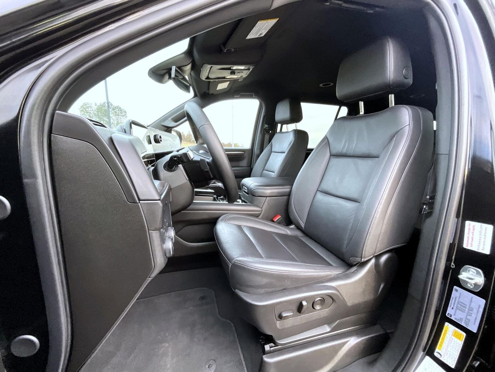 Used 2025 Black Chevrolet Z71 image 10
