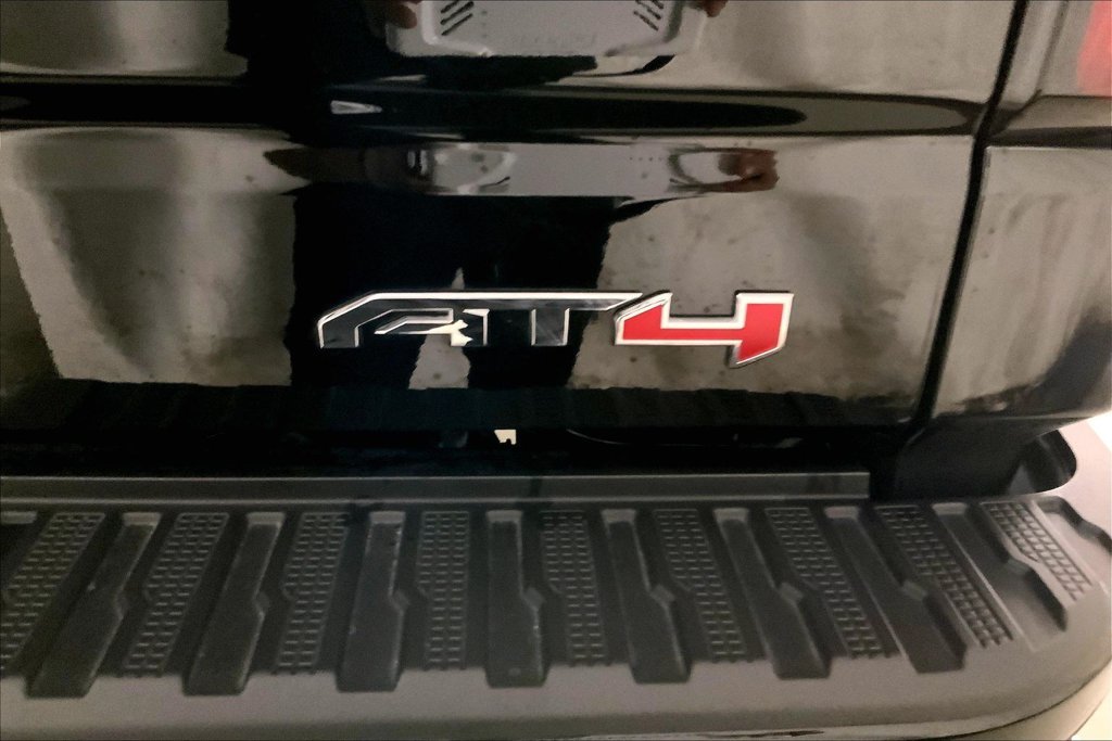 Used 2026 Onyx Black GMC AT4 image 30
