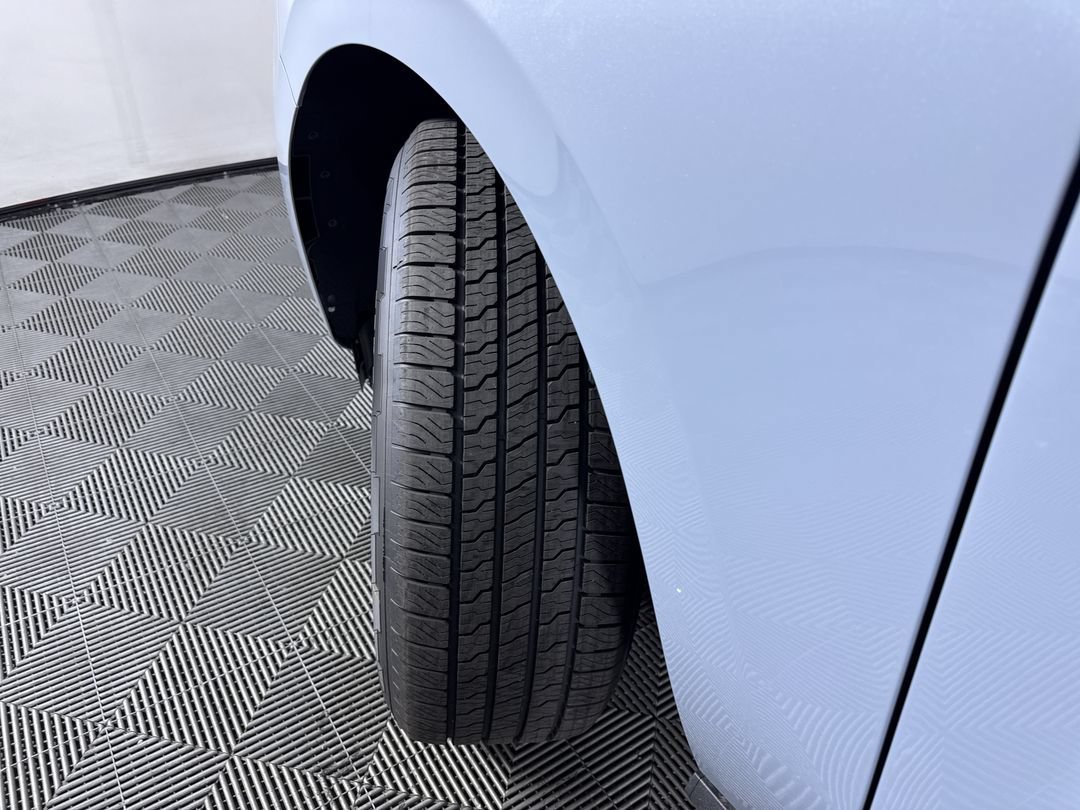 New 2027 Glacier Gray Metallic Tri-Coat Ford Platinum image 29