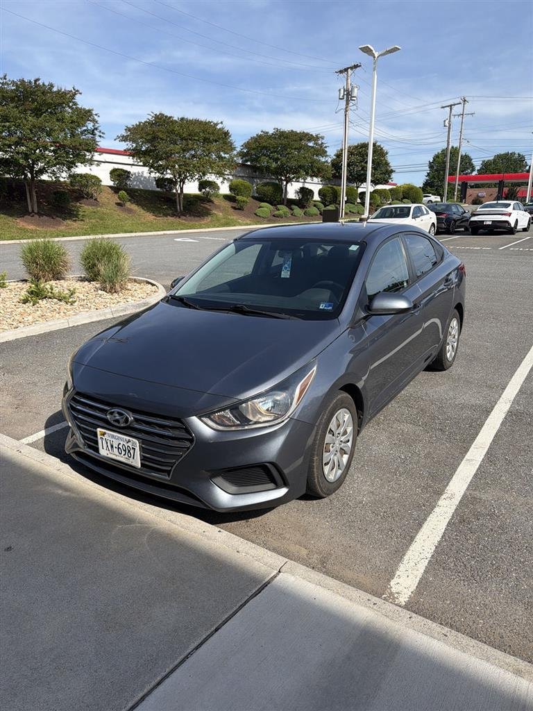 Used 2020 Urban Gray Hyundai SE image 5