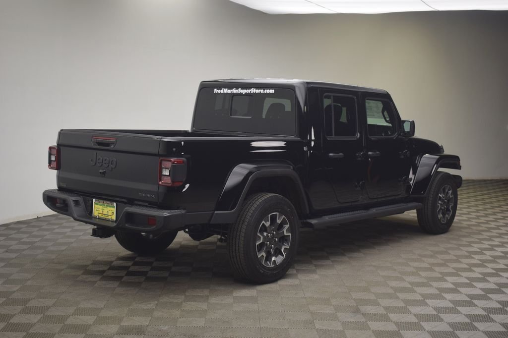 New 2026 Black Clear-Coat Exterior Paint Jeep Sahara image 5