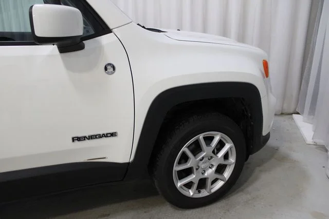 Used 2021 White Jeep Latitude image 34