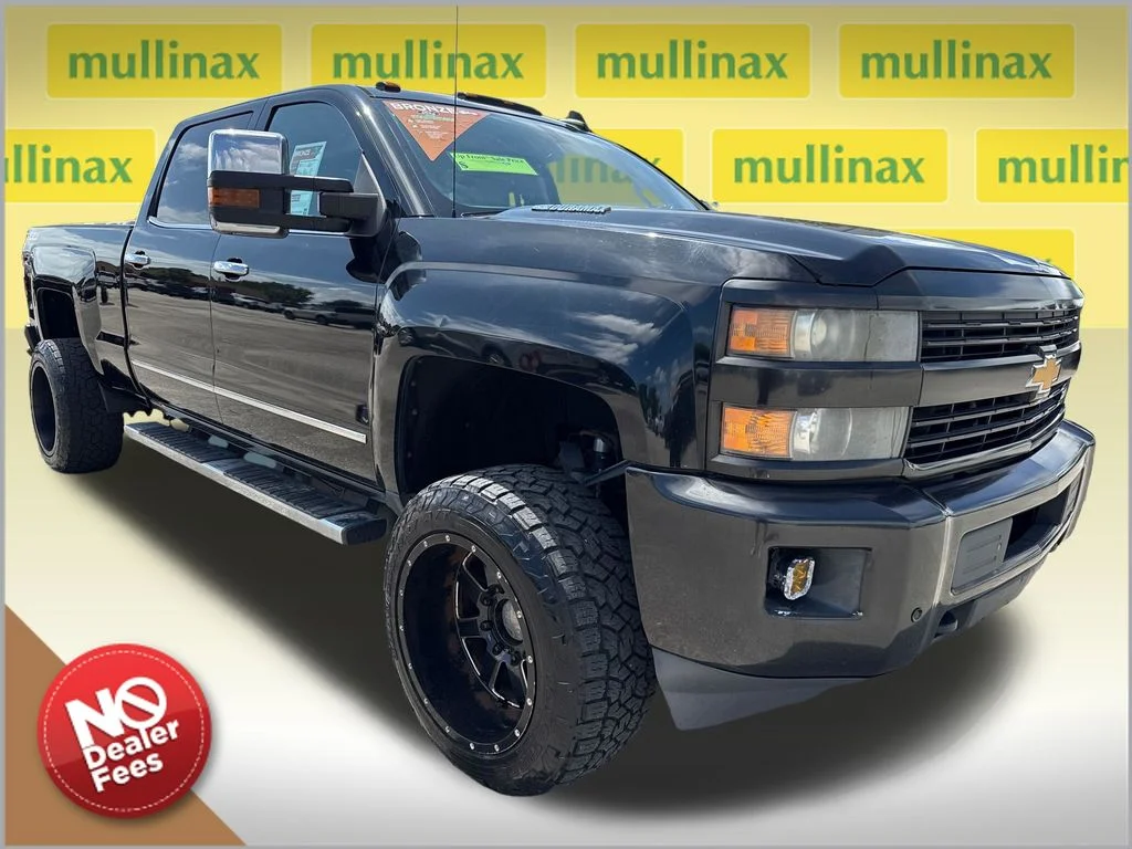 2015 Chevrolet Silverado HD LTZ 4WD Crew Cab Standard Box's photo