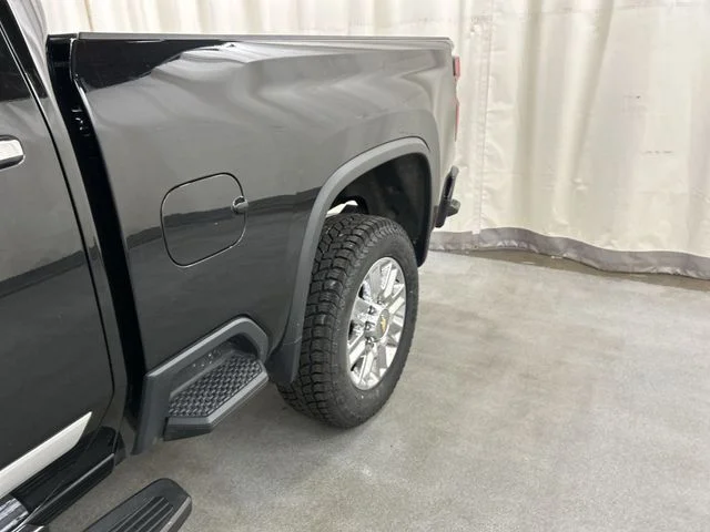 Used 2024 Black Chevrolet High Country image 31