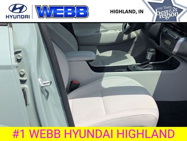 2025 Hyundai Kona SEL - Photo 28