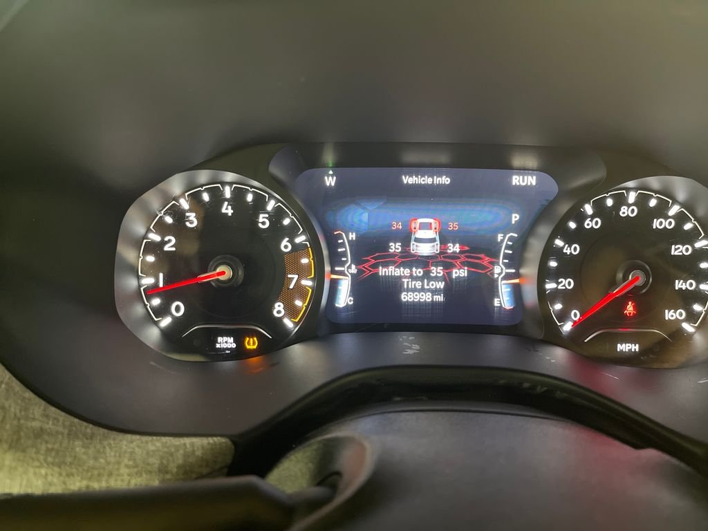 Used 2024 Black Jeep Latitude image 22