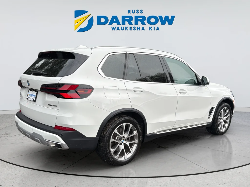Used 2026 White BMW xDrive40i image 5