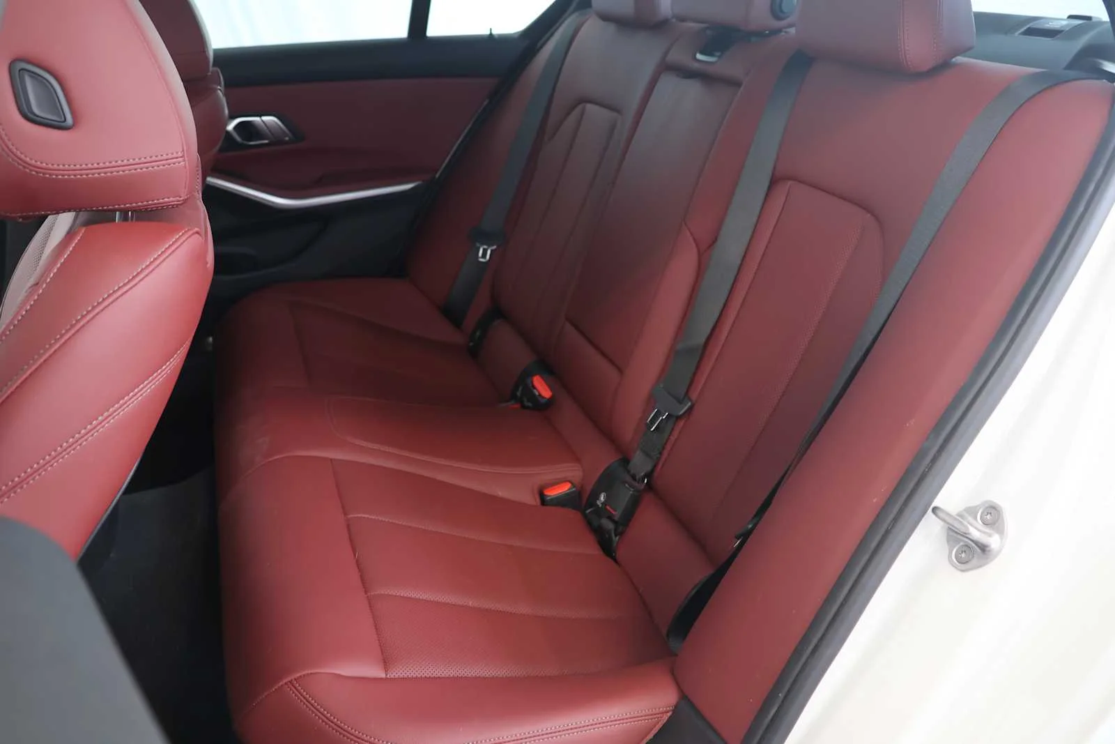 Used 2022 Mineral White Metallic BMW 330i image 25