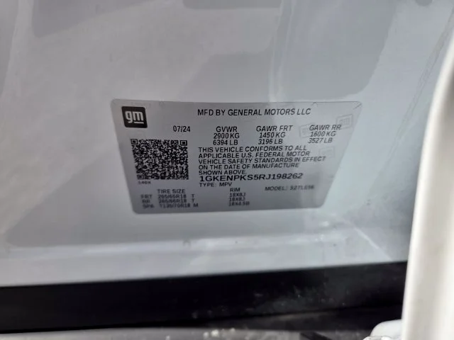 Used 2024 White GMC AT4 image 22