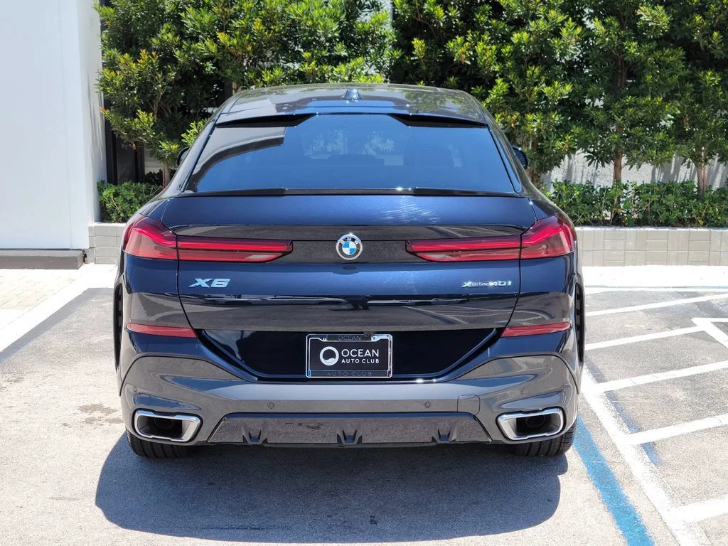 Used 2026 Carbon Black Metallic BMW xDrive40i image 5