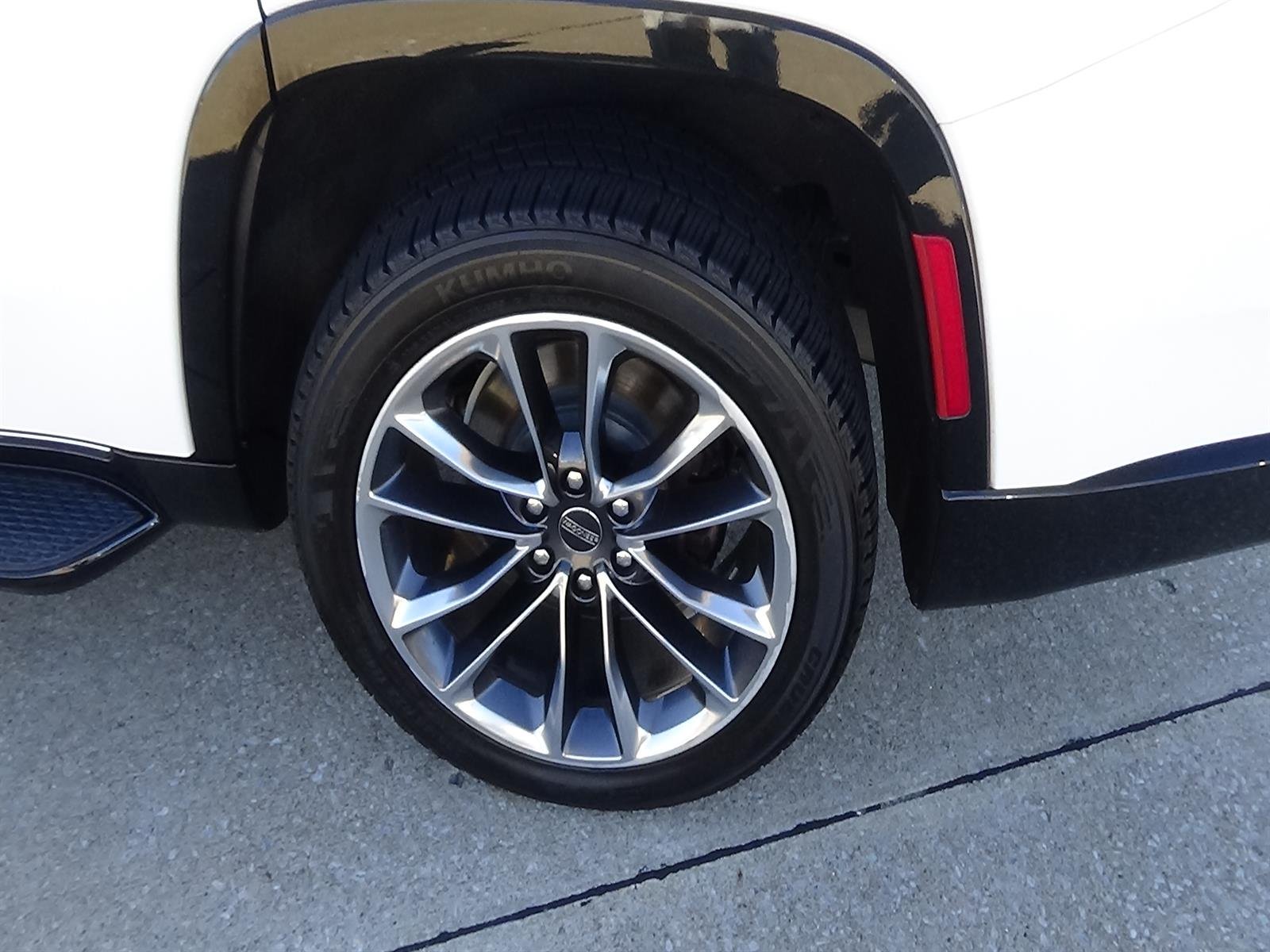 Used 2023 Bright White Clear Coat (pw7) Jeep Series II image 10