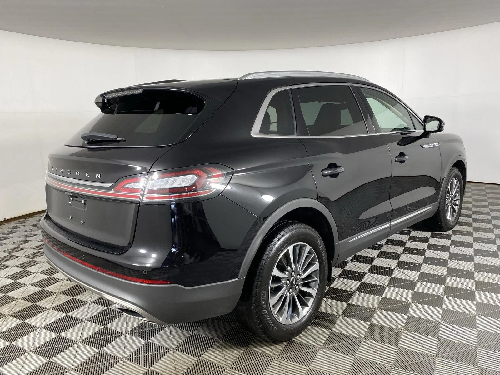 Used 2023 Infinite Black Lincoln Reserve image 10