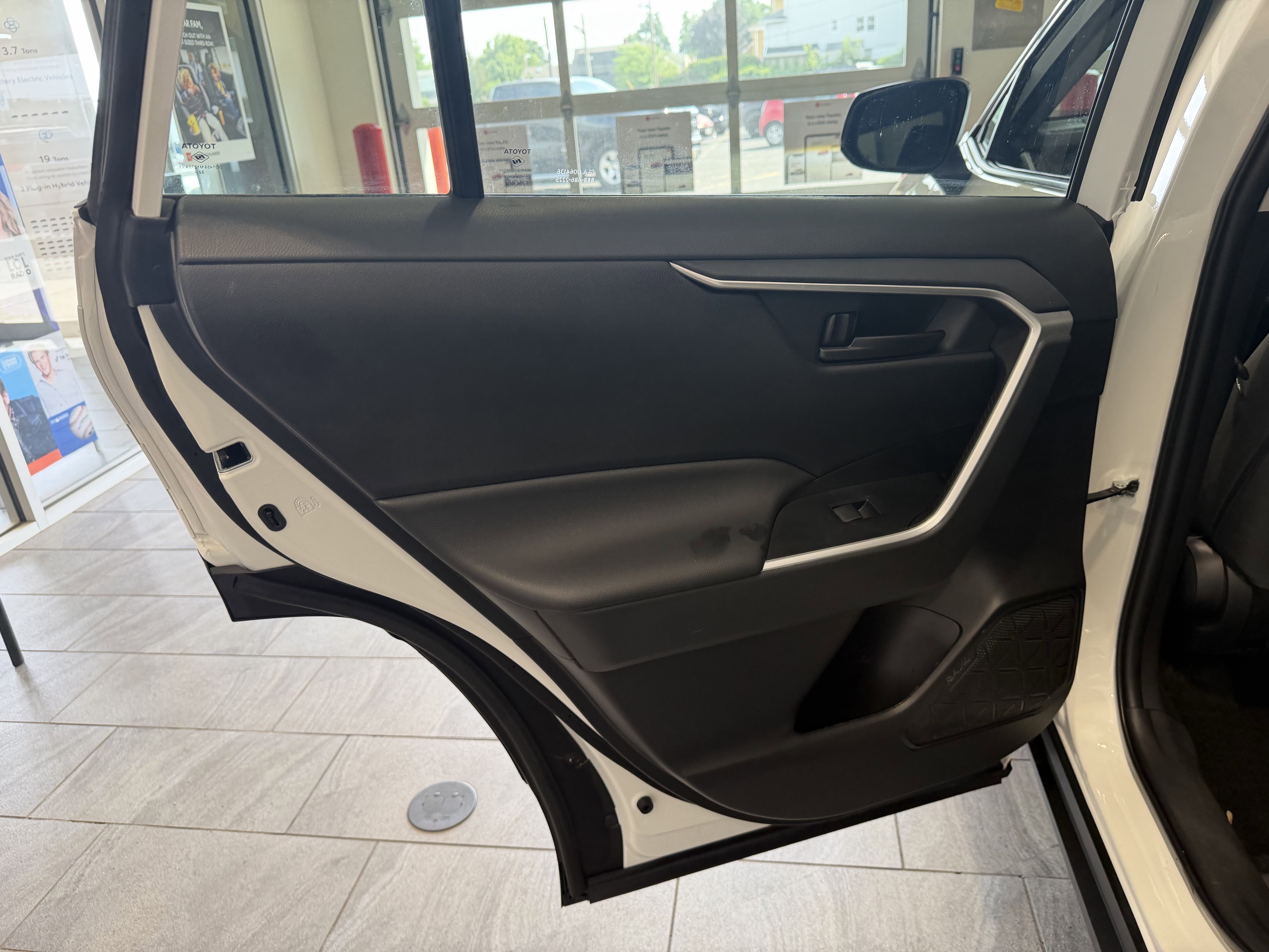 Used 2023 ICE CAP Toyota LE image 30