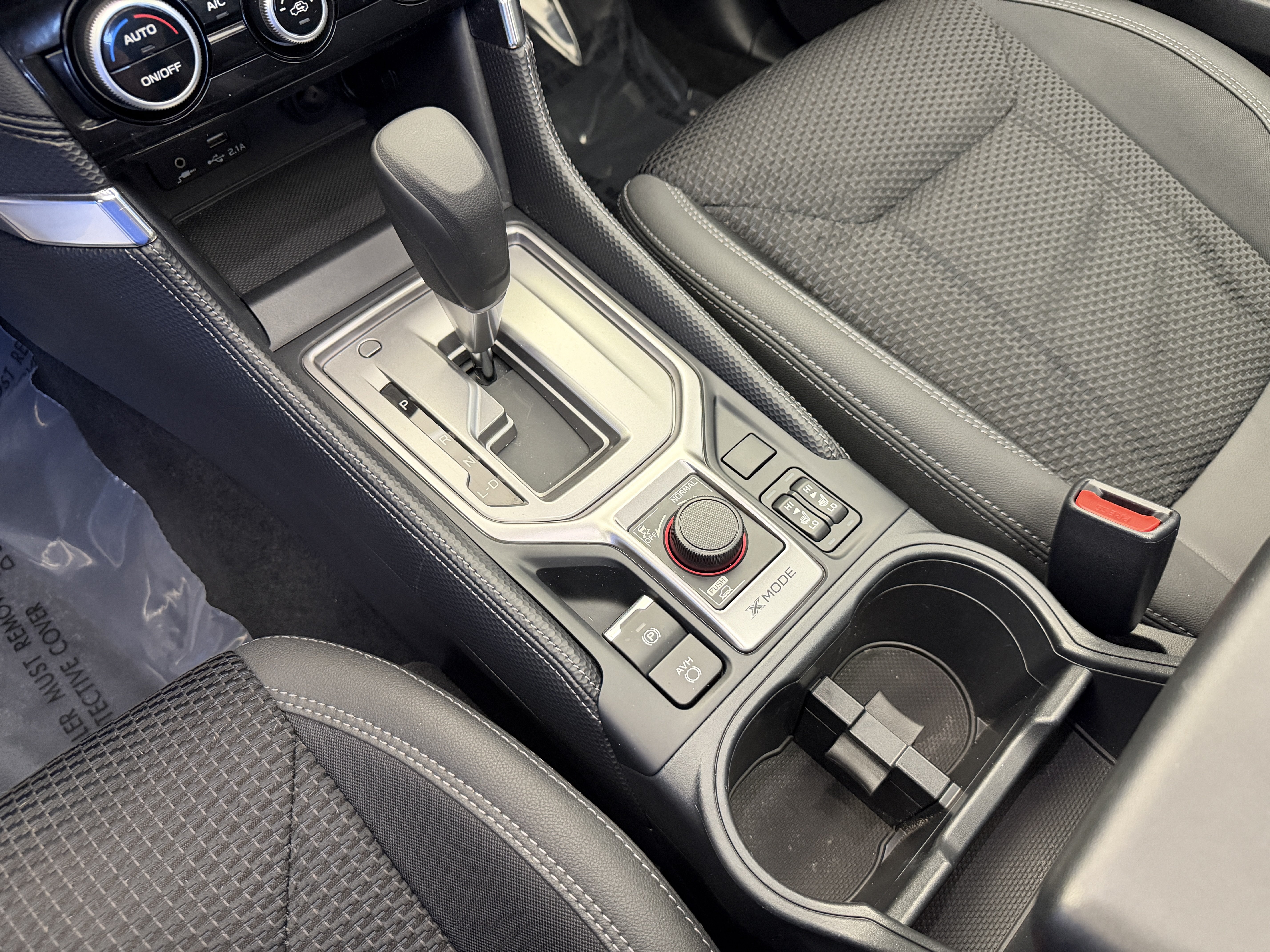 Used 2024 Crystal Black Pearl Subaru Premium image 25