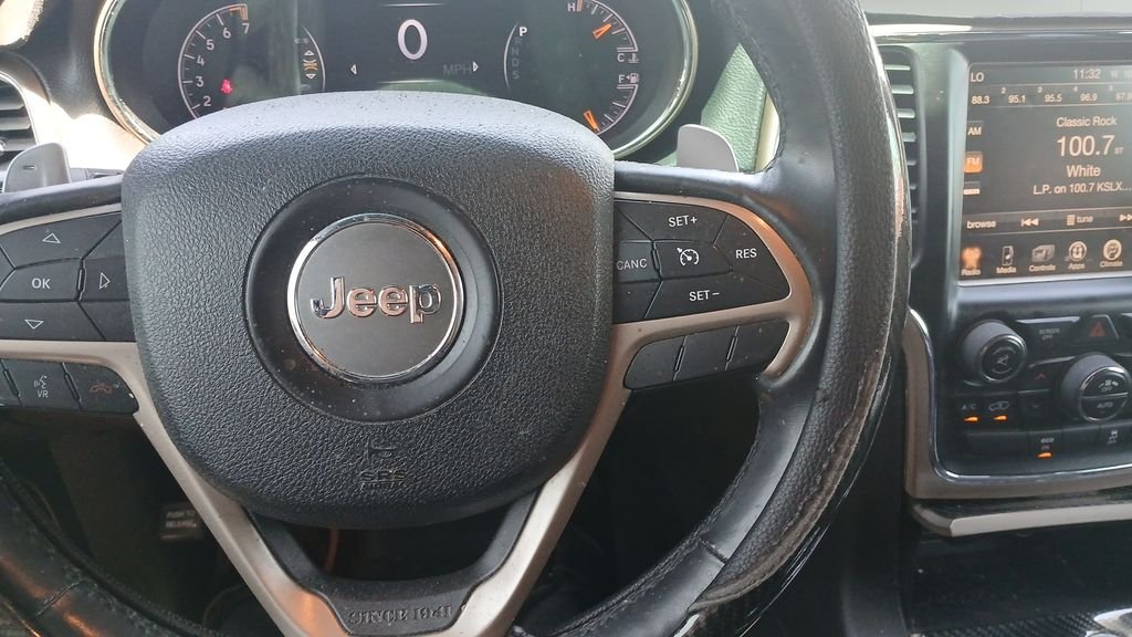 Used 2014 Black Jeep Laredo image 9