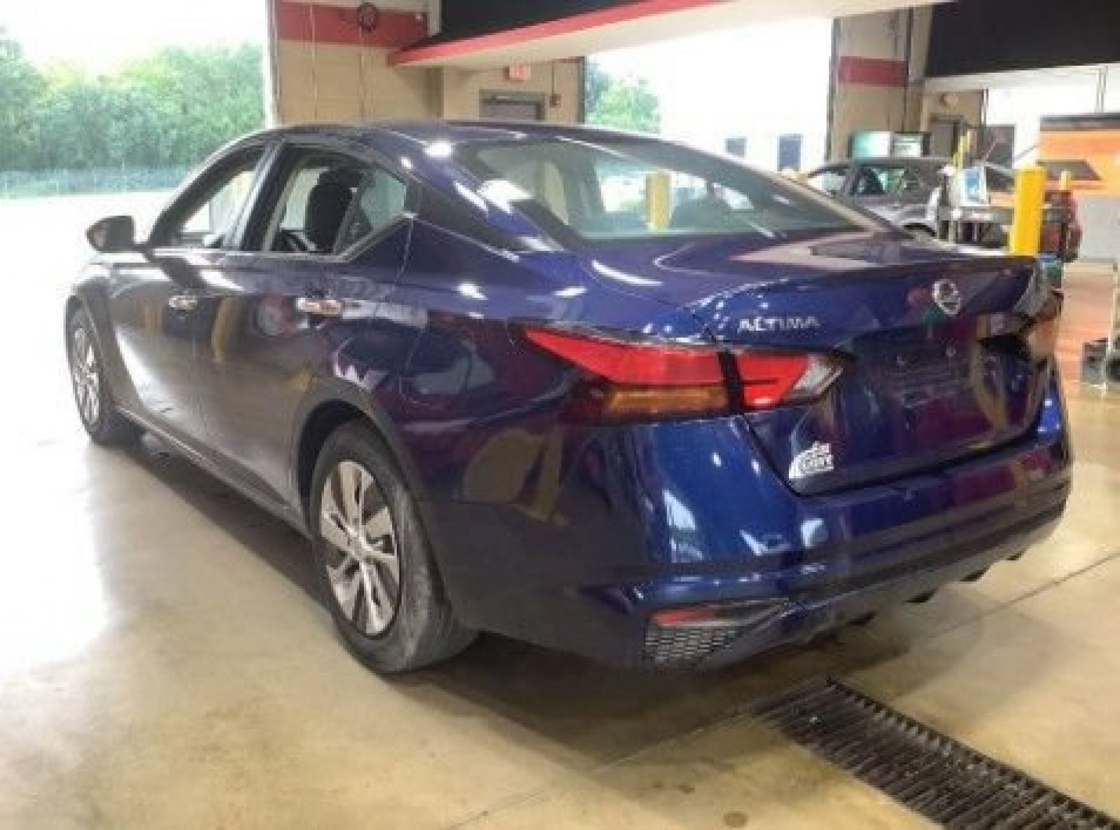 Used 2021 Deep Blue Pearl Nissan 2.5 S image 6