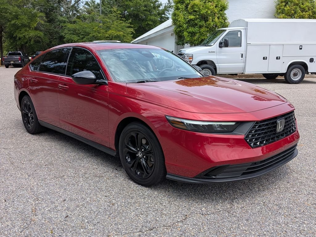 Used 2025 Red Honda SE image 7