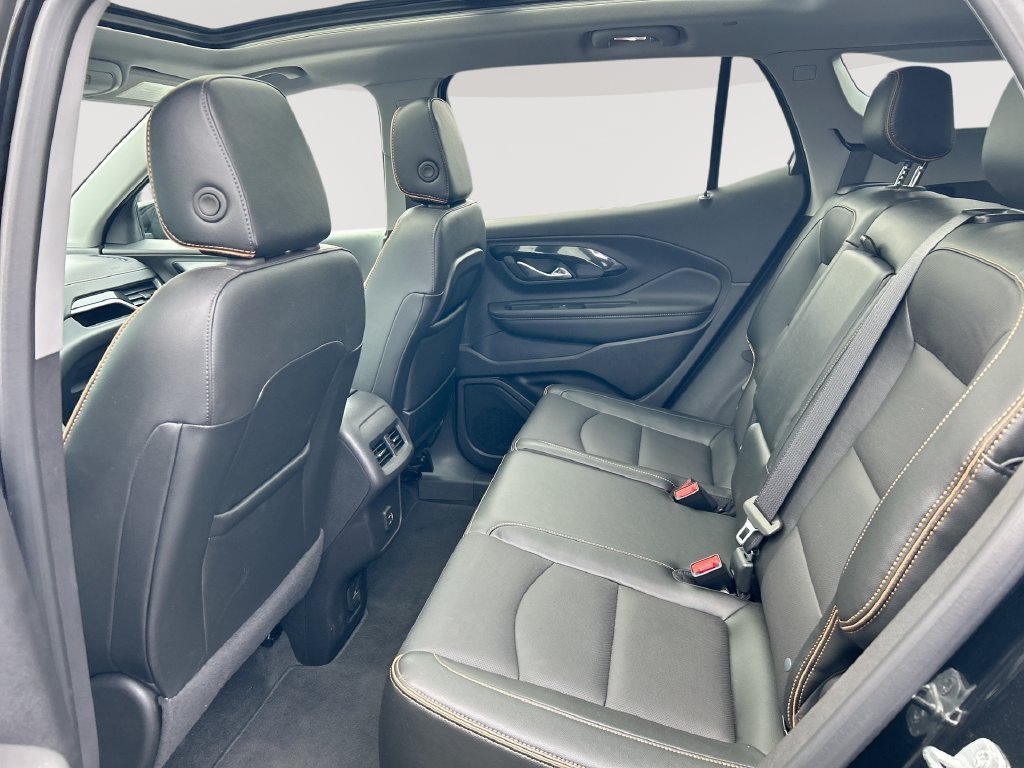 Used 2024 Ebony Twilight Metallic GMC AT4 image 27