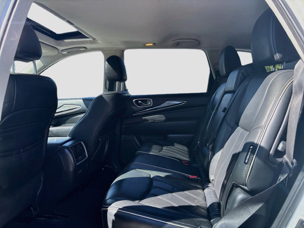 Used 2019 Majestic INFINITI LUXE image 15