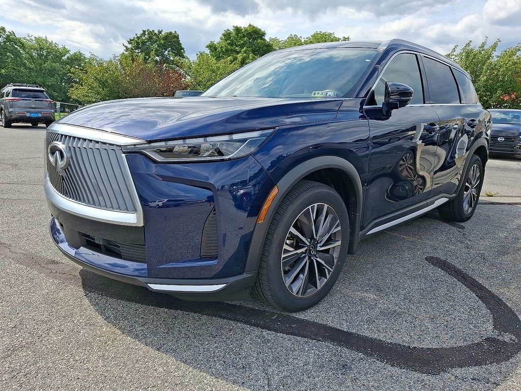 Used 2026 Blue INFINITI LUXE image 3
