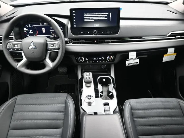 New 2026 White Mitsubishi SE image 12
