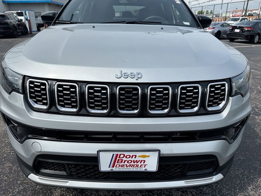 Used 2026 Silver Jeep Limited image 31