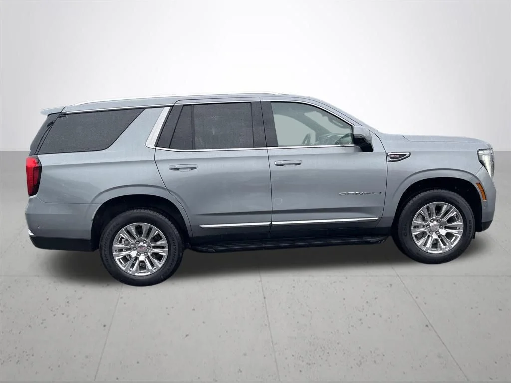 Used 2025 Silver GMC Denali image 4