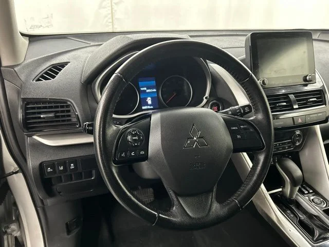 Used 2023 Silver Mitsubishi SEL image 7