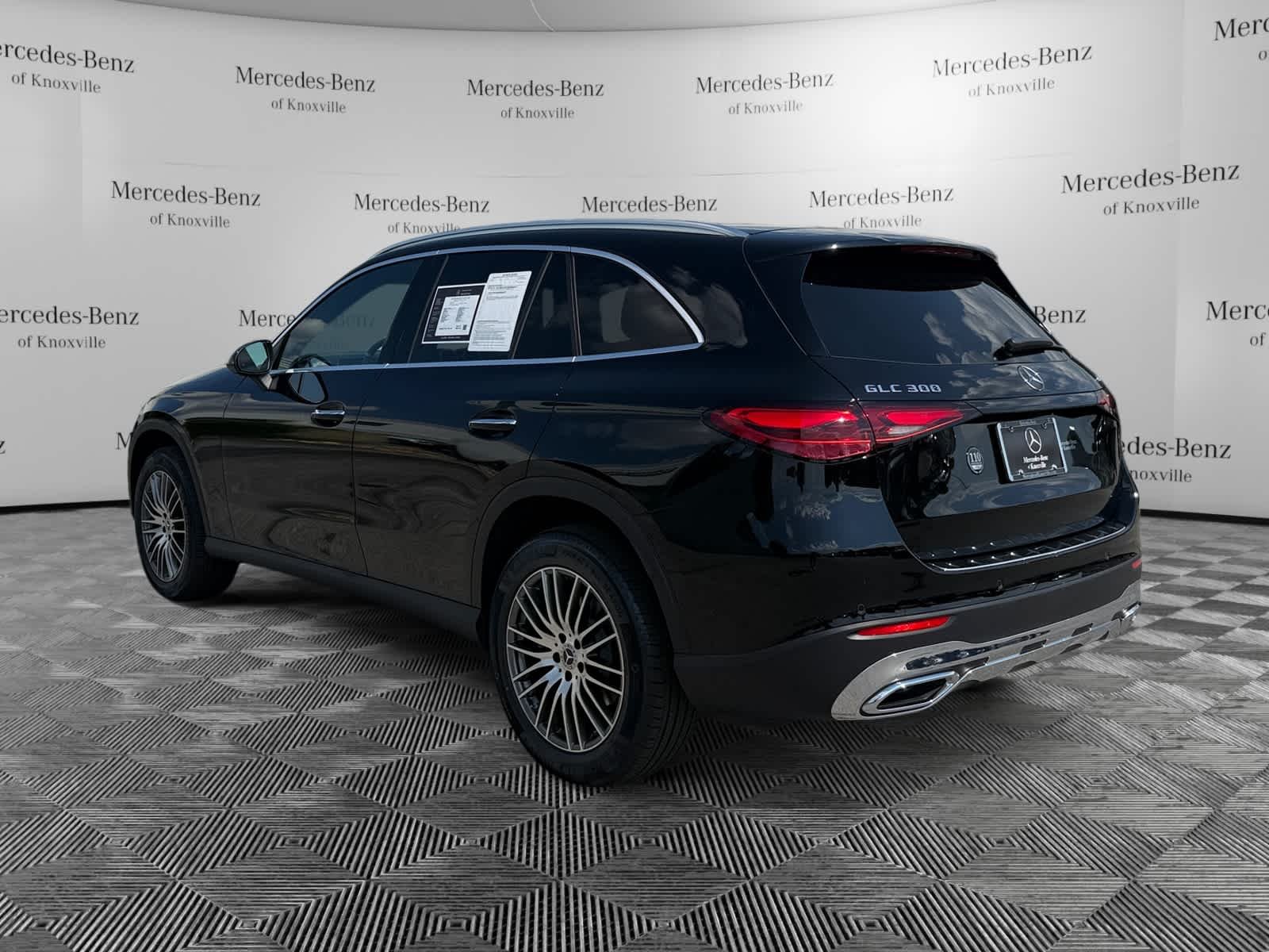 Certified Used 2025  Mercedes-Benz GLC 300 image 3
