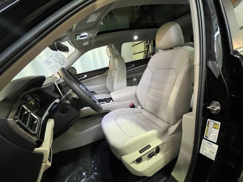 New 2026 Black Volkswagen 2.0T SEL image 10