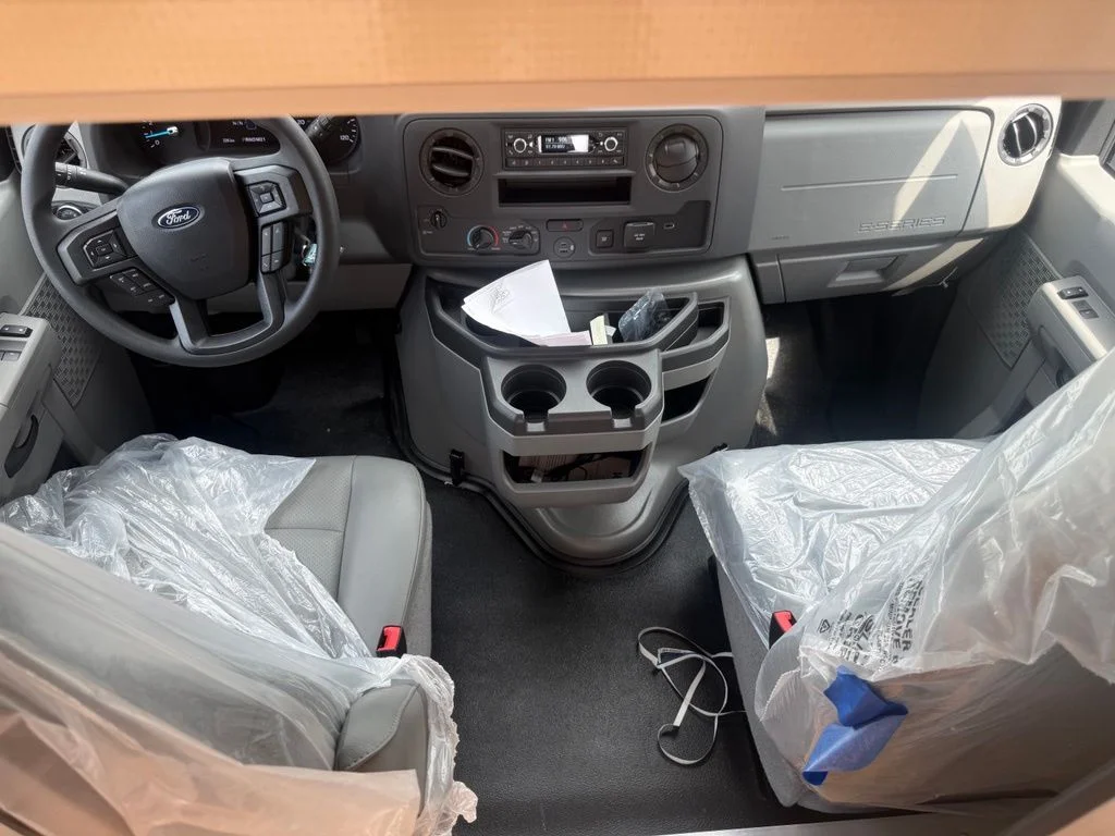 New 2027 Oxford White Ford E-450 DRW image 40