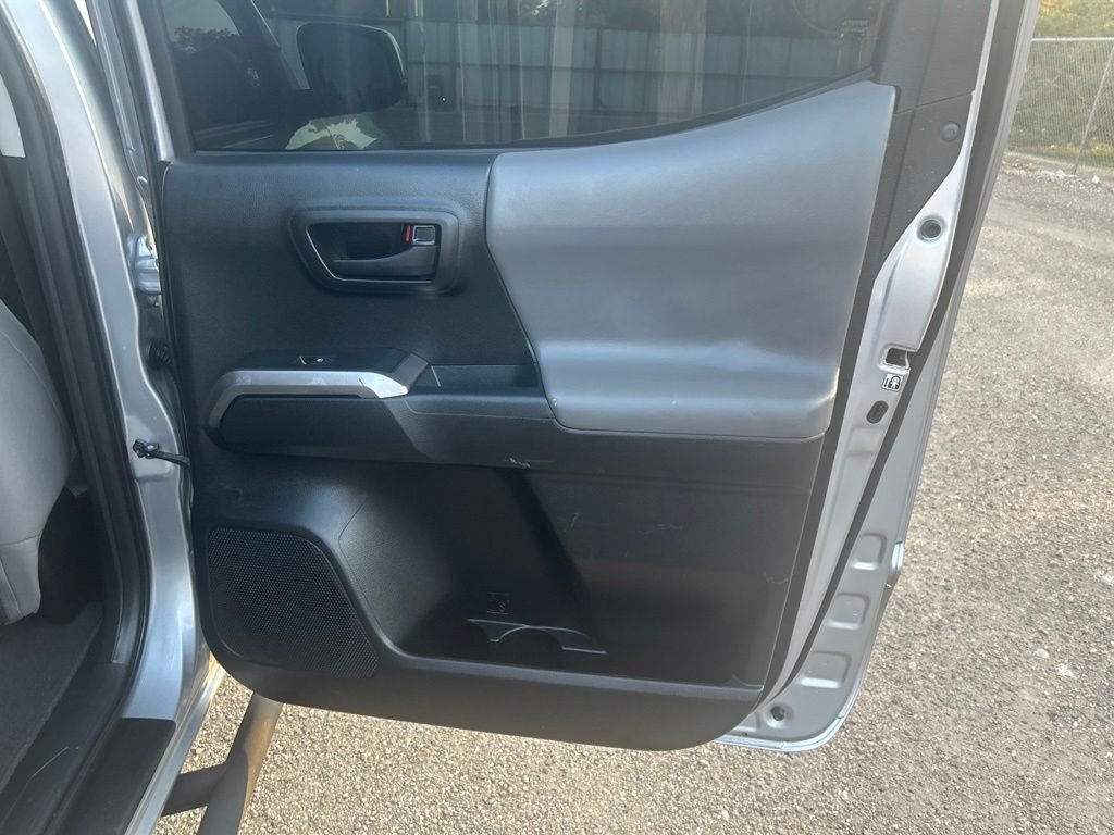 Used 2018 Silver Sky Metallic Toyota SR5 image 32
