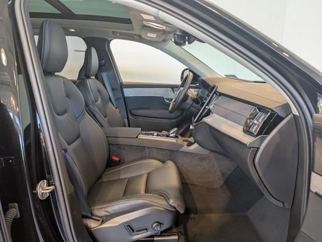 2026 Volvo XC90 Ultra - Photo 32