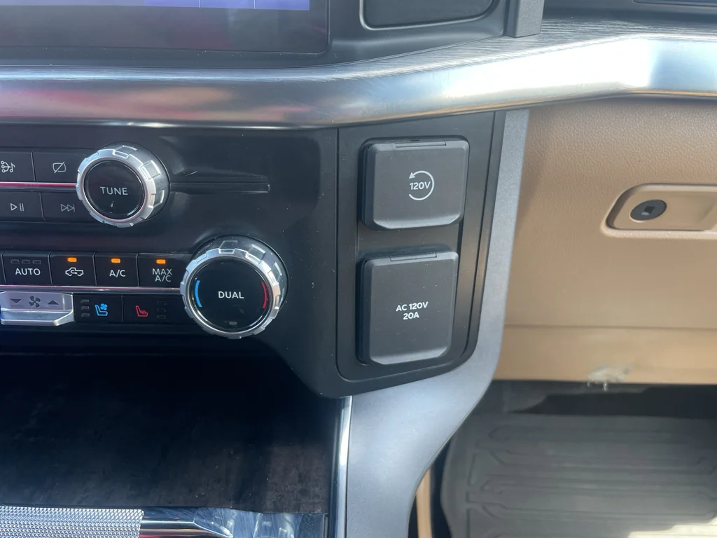 Used 2023 Star White Ford Lariat 4X4 Hybrid image 28