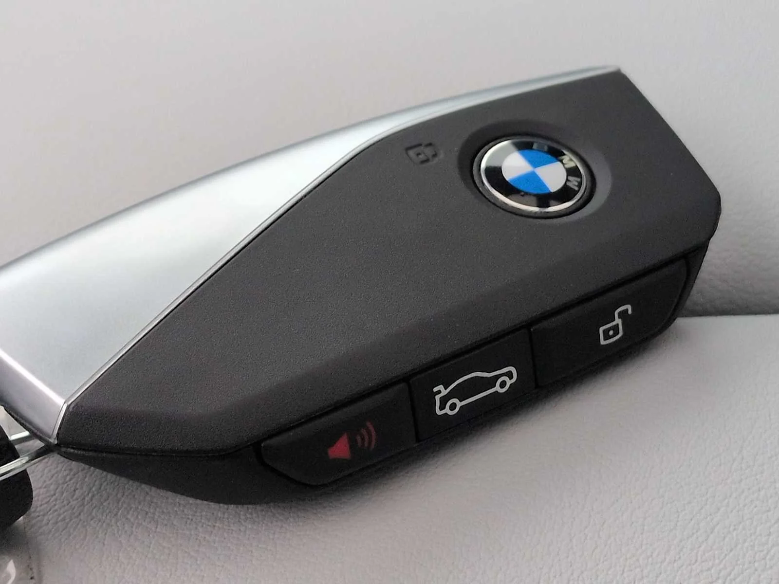 New 2026 Black Sapphire Metallic BMW xDrive40i image 43