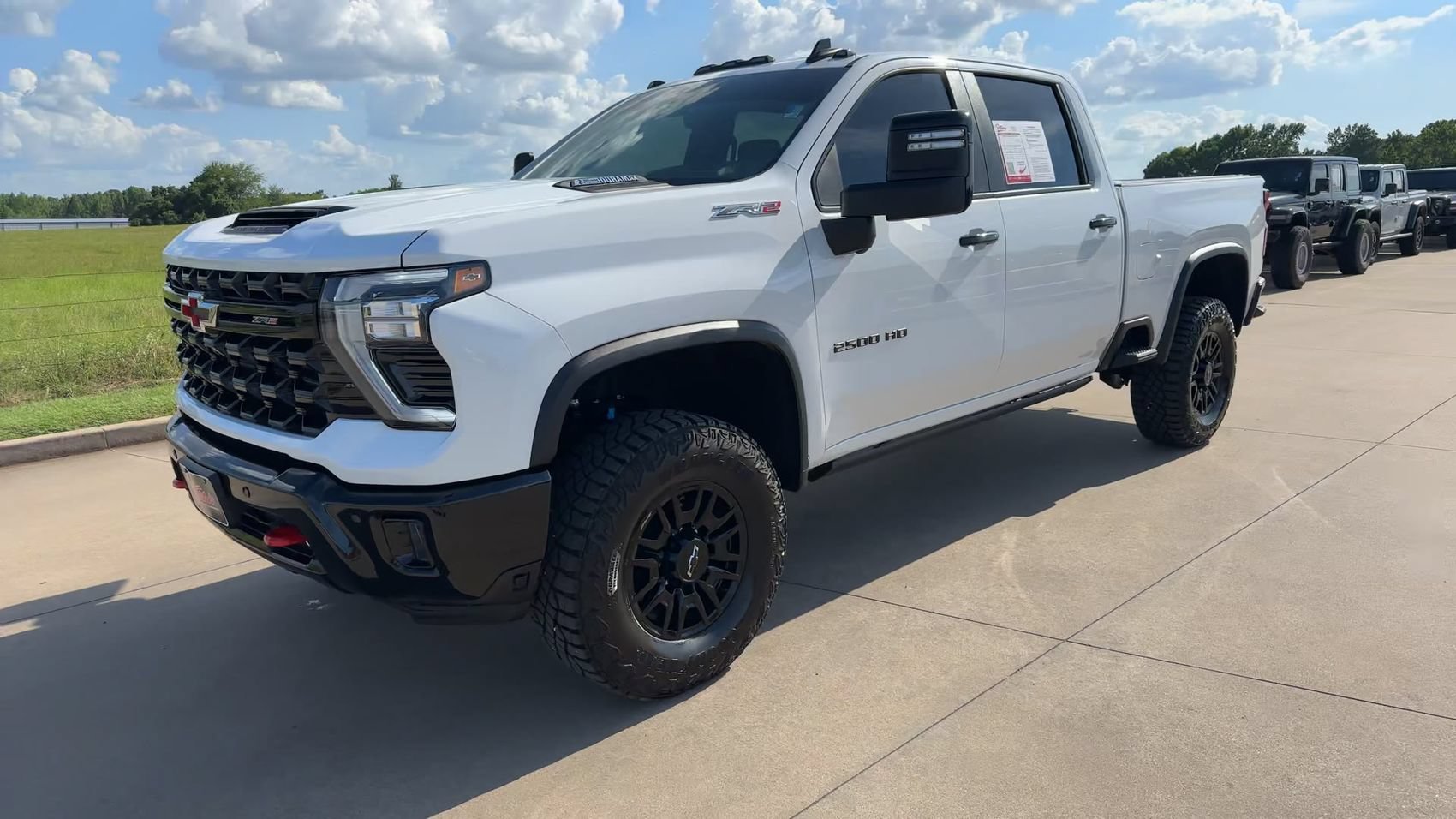 Used 2025 Summit White Chevrolet ZR2 image 4