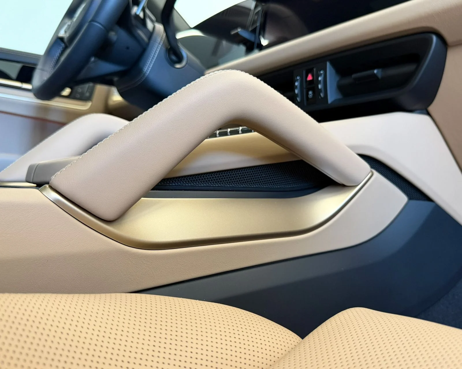 Used 2025 White Porsche Turbo image 21