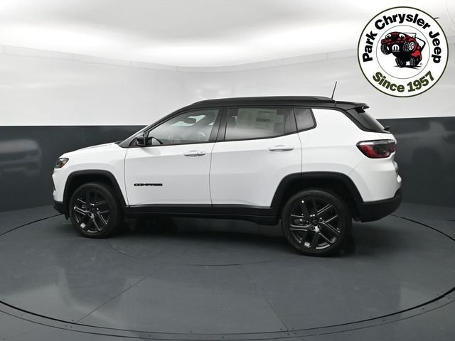 New 2026 Bright White Clear-Coat Exterior Paint Jeep Limited image 3