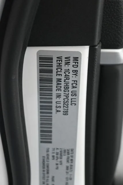Used 2023 White Jeep Limited image 35