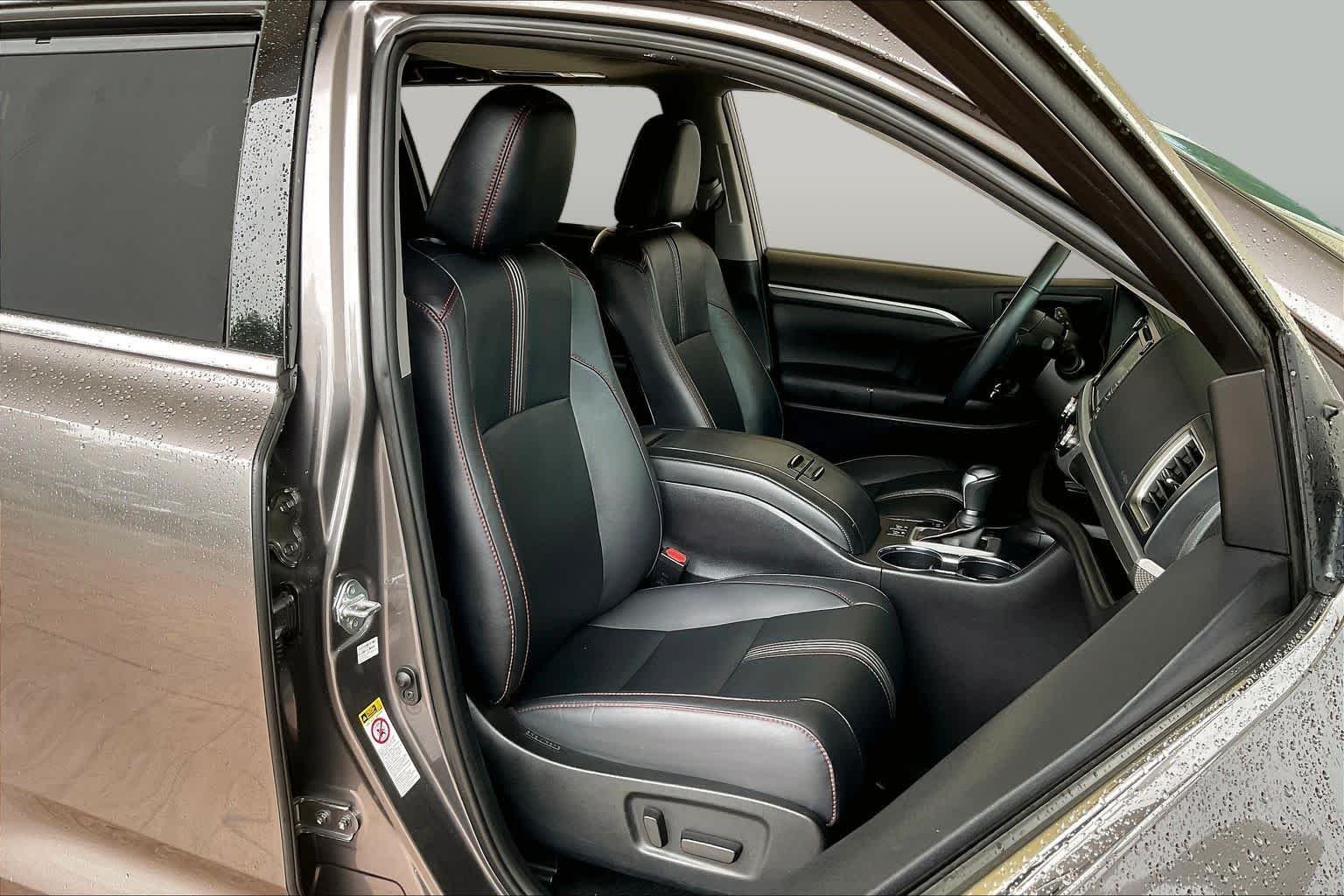 Used 2019 Predawn Gray Mica Toyota SE image 8