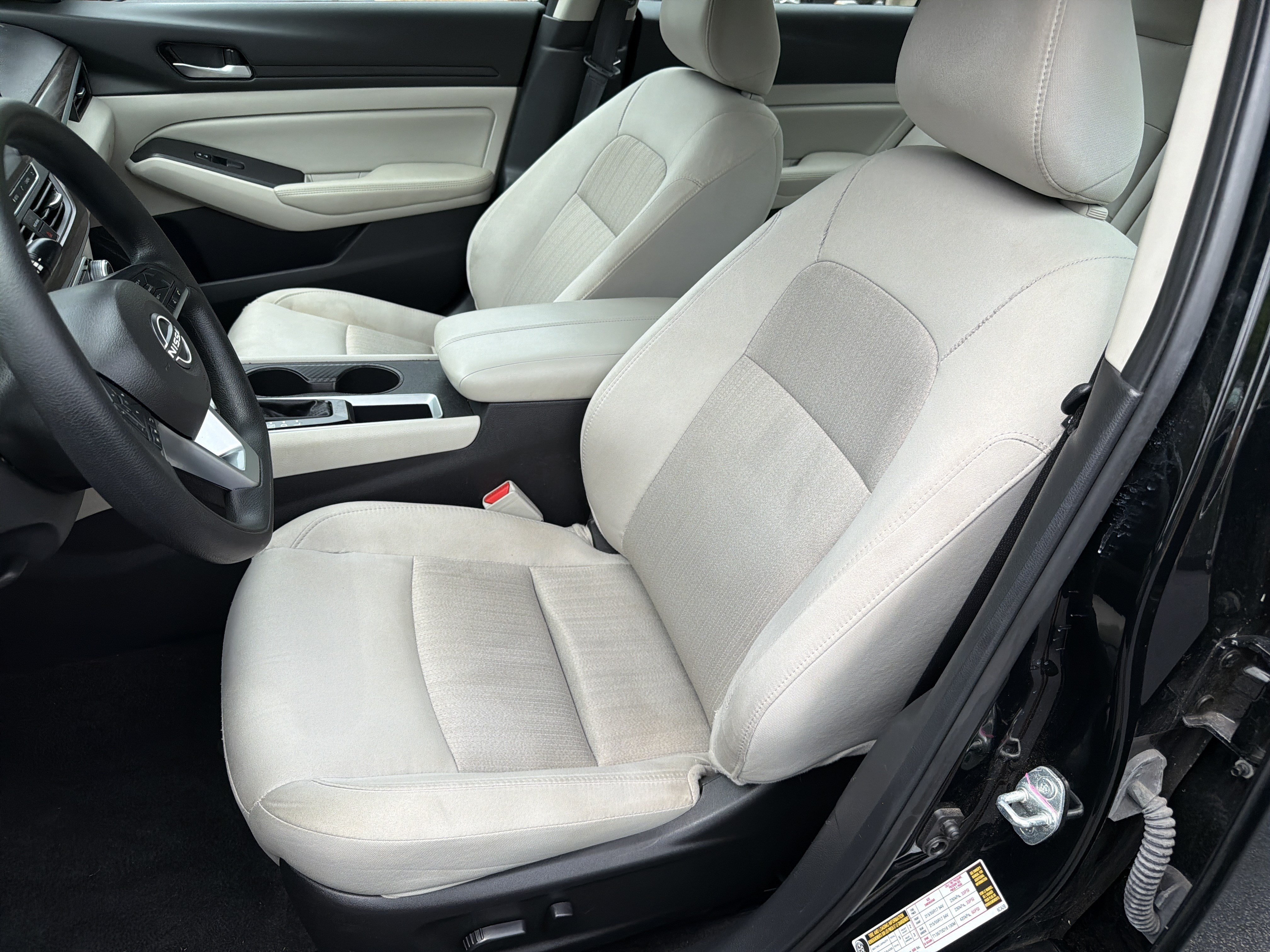 Used 2025 Super Black Nissan SV image 14