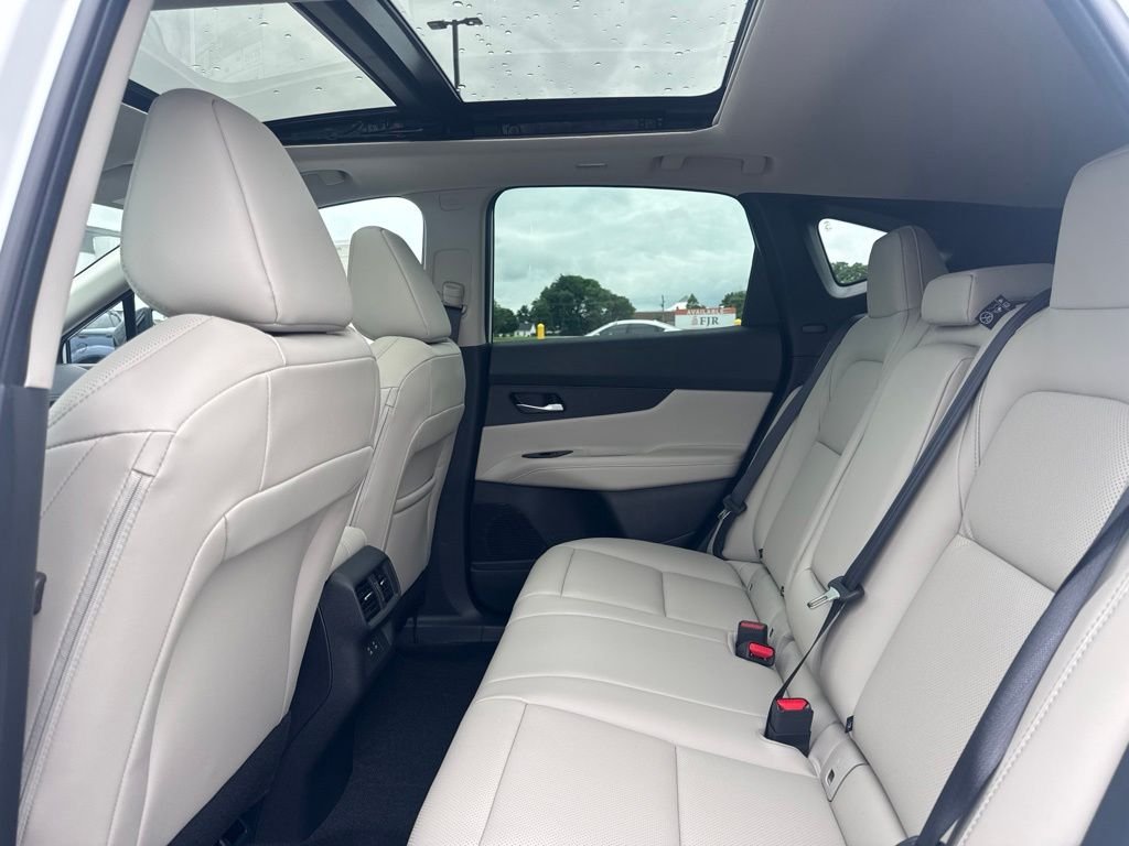 New 2026 Everest White Pearl TriCoat Nissan SL image 14