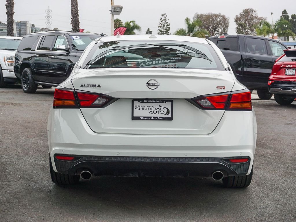 Used 2024 Glacier White Nissan 2.5 SR image 6