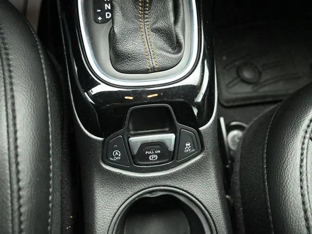 Used 2020 Granite Crystal Clearcoat Metallic Jeep Limited image 18
