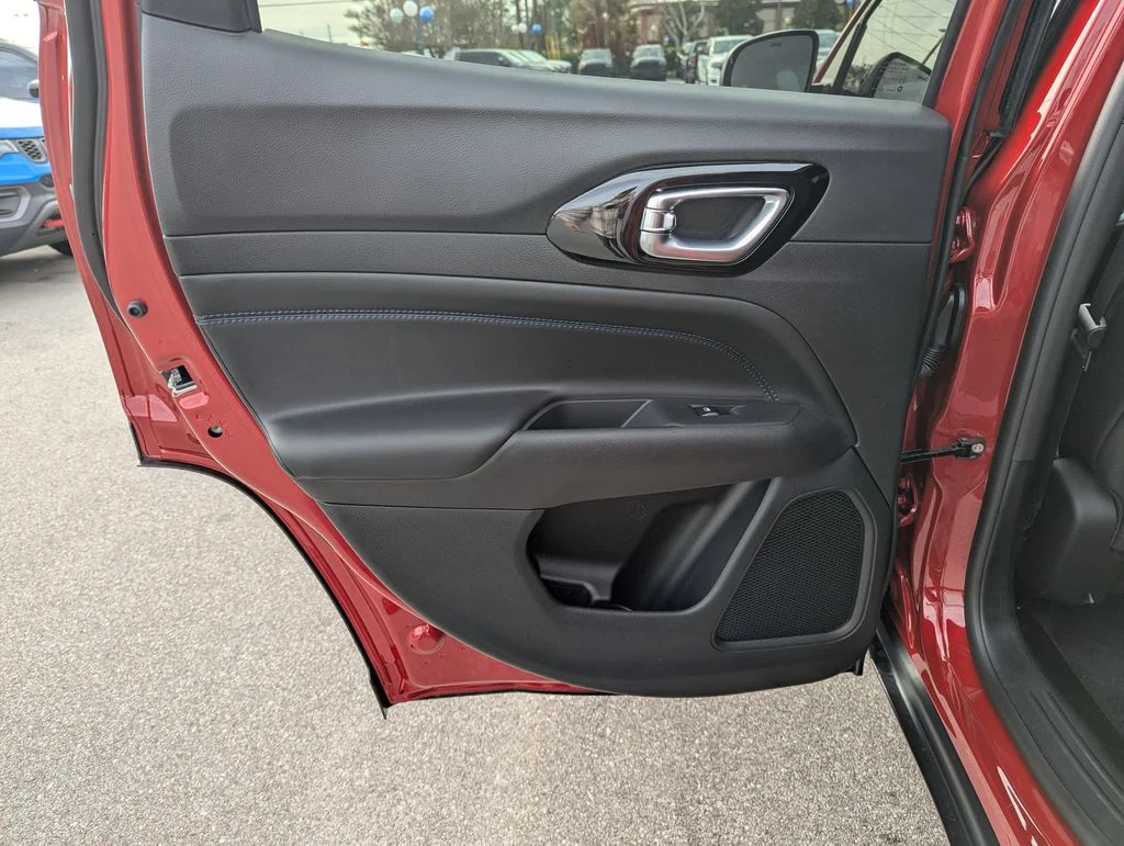 New 2026 Red Hot Pearlcoat Jeep Latitude image 27