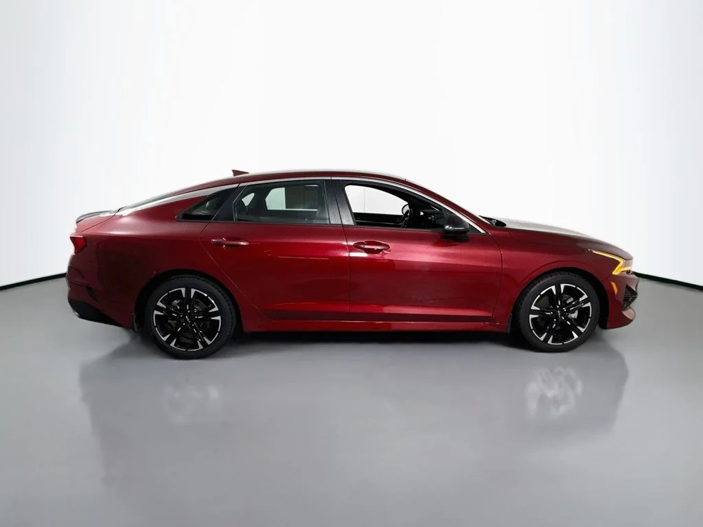 Used 2022 Passion Red Kia GT-Line image 14