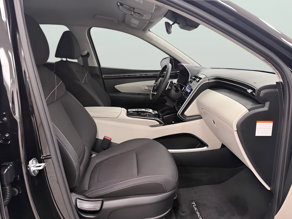 Used 2023 Black Hyundai Blue image 14