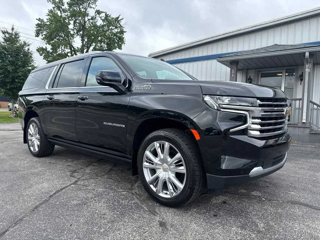 Used 2023 Black Chevrolet High Country image 4