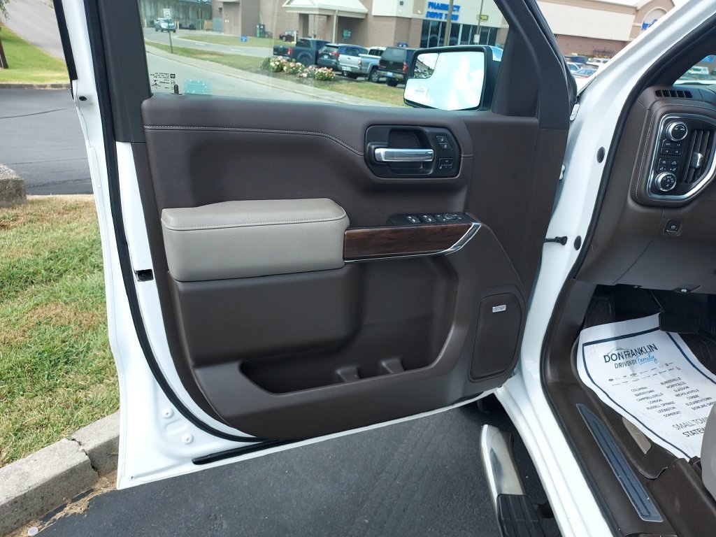 Used 2022 White GMC SLT image 12